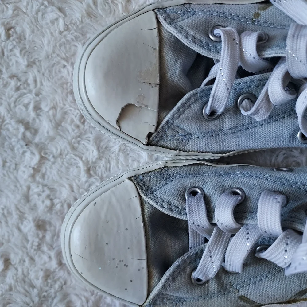 Converse All stars Blue Sparkly Sneakers Youth size 2 Play Time Girly Everyday